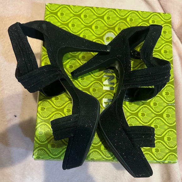 Gianni Bini Black Shimmer Shannon Heels 9.5M - Picture 5 of 8